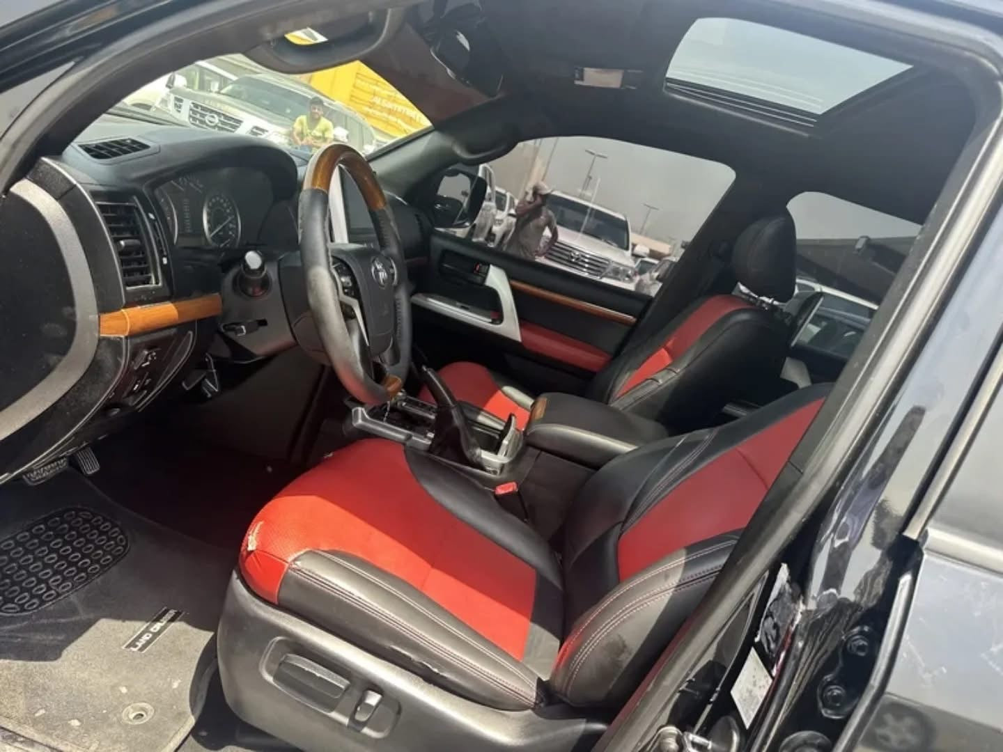 LAND CRUISER VXR 2010