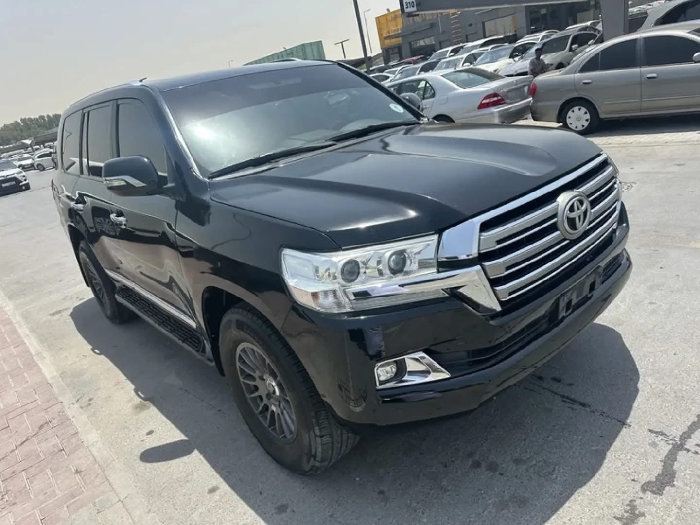 LAND CRUISER VXR 2010