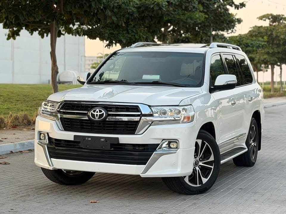 TOYOTA LAND CRUISER VXR V8 2010