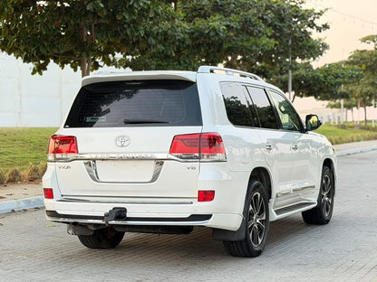 TOYOTA LAND CRUISER VXR V8 2010