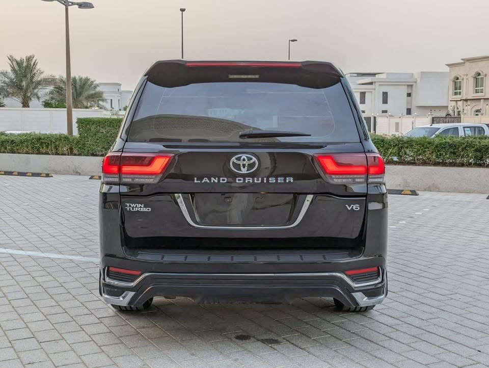 TOYOTA LAND CRUISER V6 2016