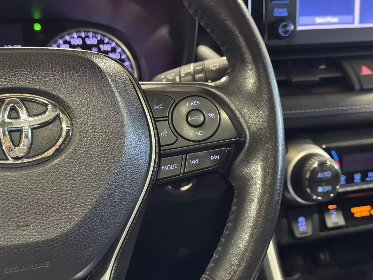 TOYOTA RAV4 XLE 2019