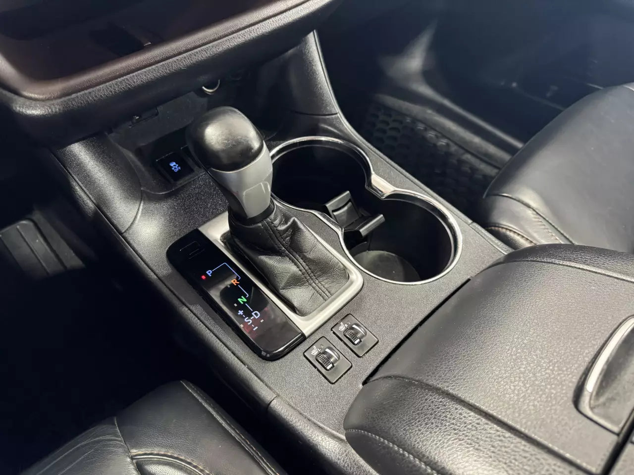 TOYOTA HIGHLANDER XLE 2016