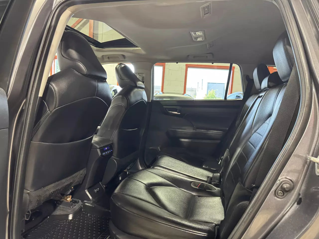 TOYOTA HIGHLANDER XLE 2021