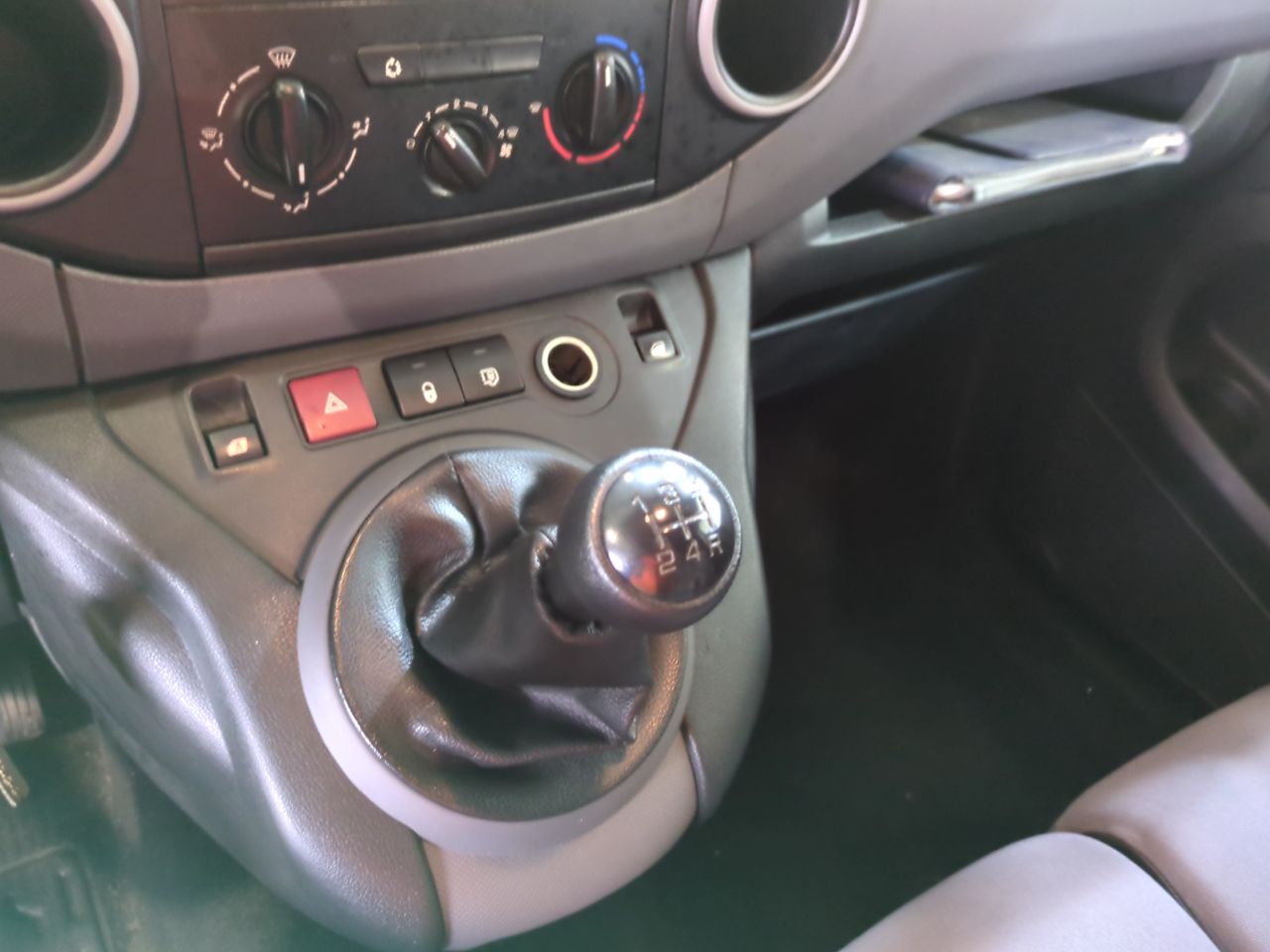 PEUGEOT PARTNER FGN 2014