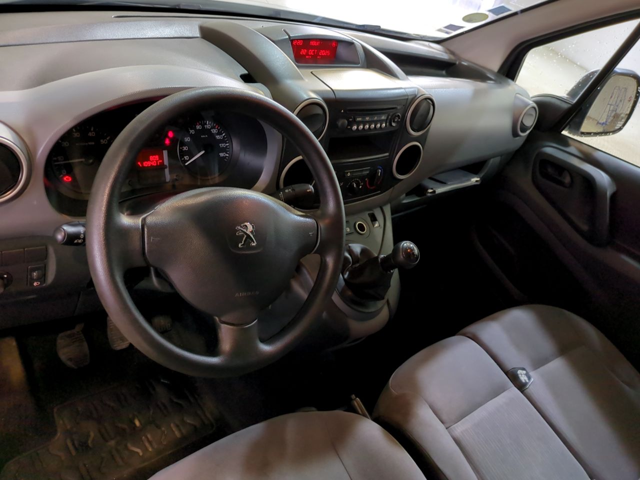 PEUGEOT PARTNER FGN 2014