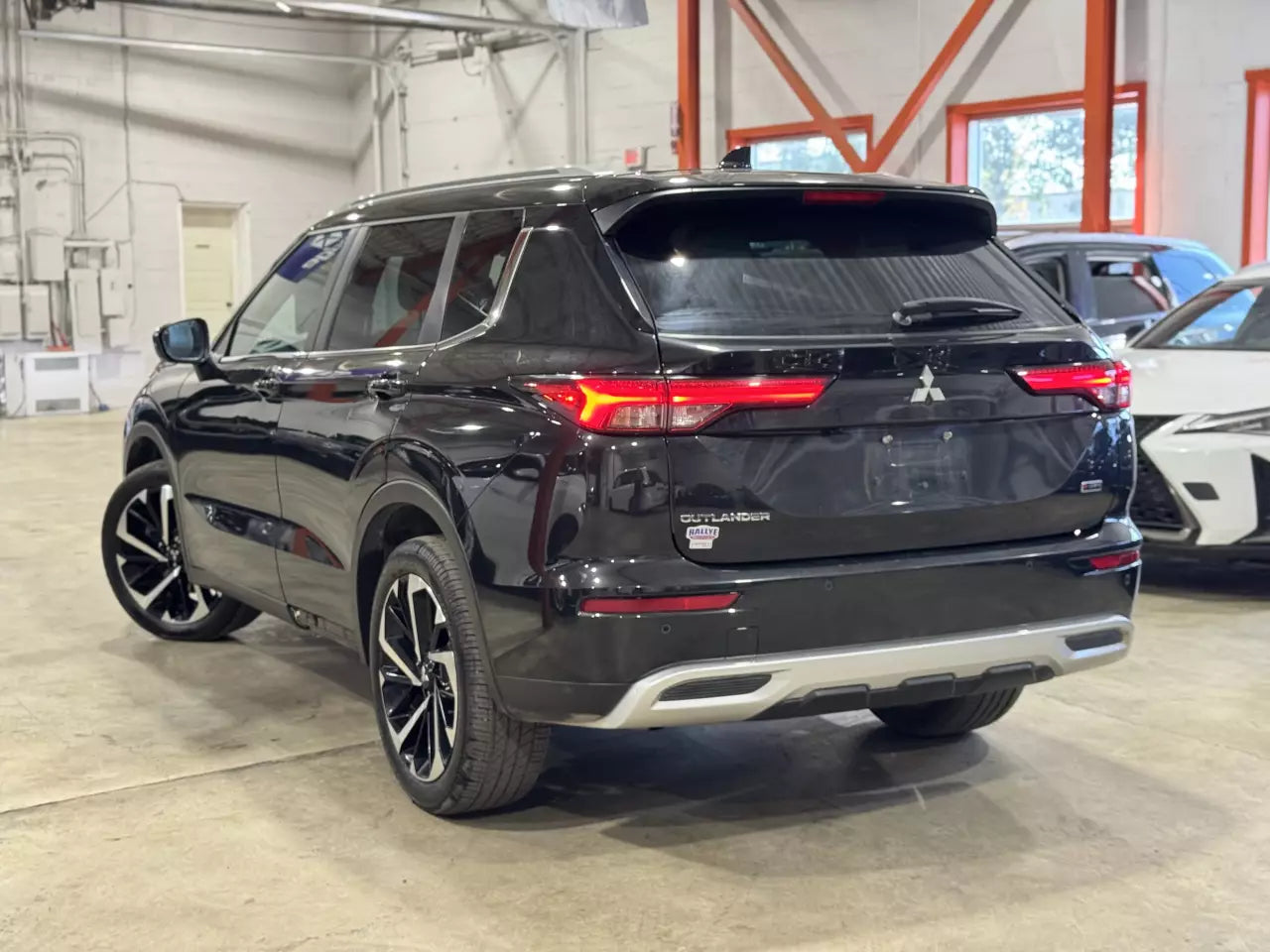 MITSUBISHI OUTLANDER 2023