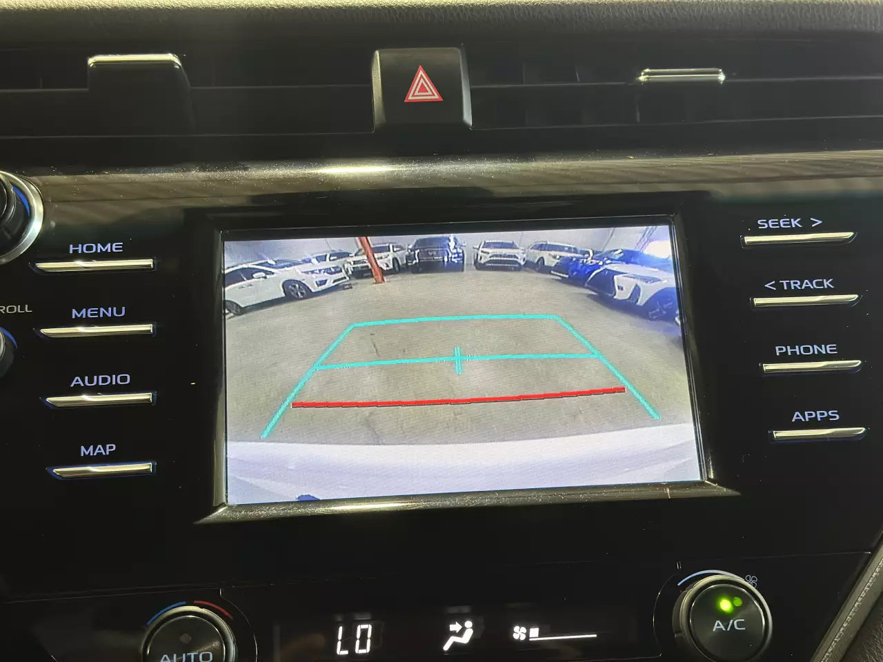 TOYOTA CAMRY SE 2020