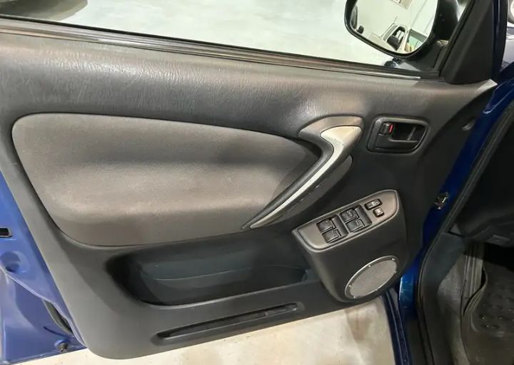 TOYOTA RAV4 2005 D4D