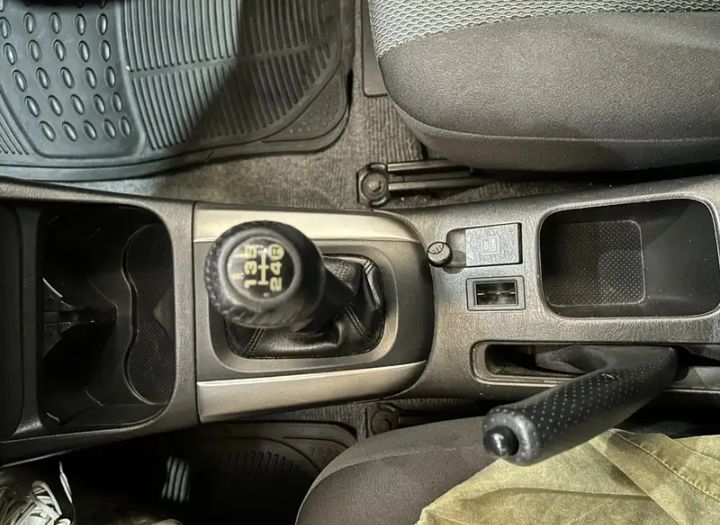 TOYOTA RAV4 2005 D4D