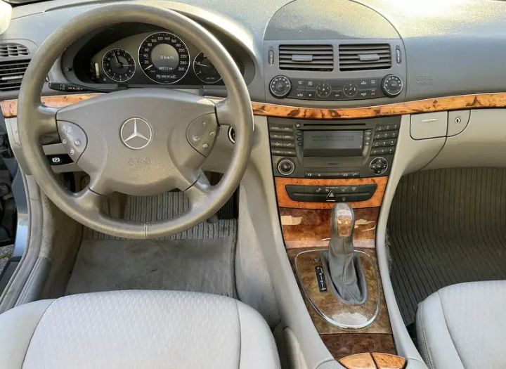 MERCEDES BENZ E 200 2007