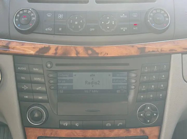 MERCEDES BENZ E 200 2007