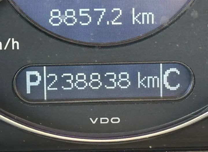 MERCEDES BENZ E 200 2007