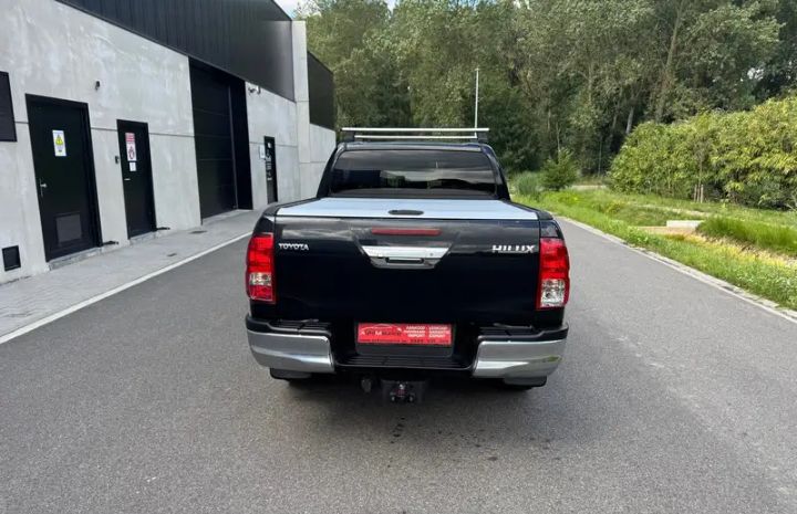TOYOTA HILUX 2017