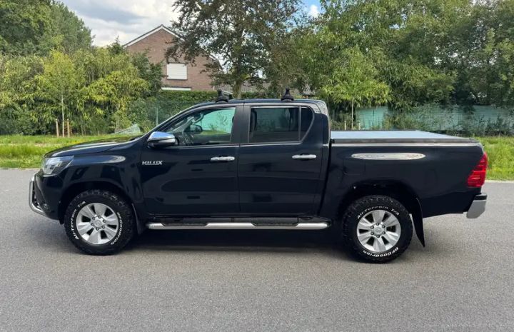 TOYOTA HILUX 2017