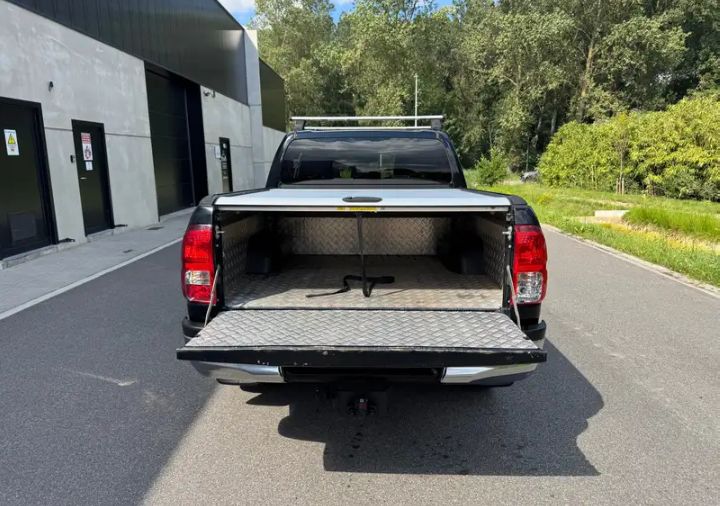 TOYOTA HILUX 2017