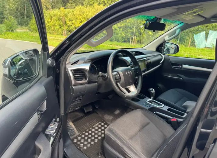 TOYOTA HILUX 2017