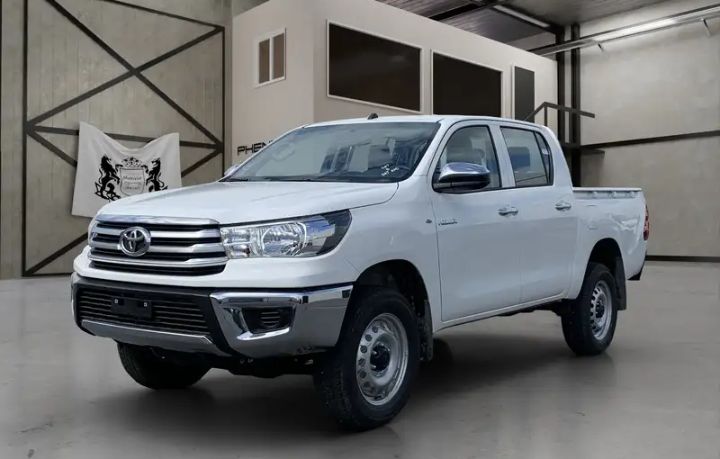 TOYOTA HILUX 2025