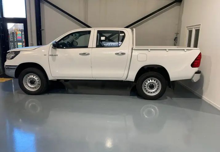TOYOTA HILUX 2025