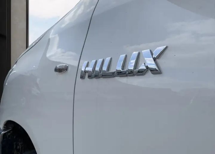 TOYOTA HILUX 2025