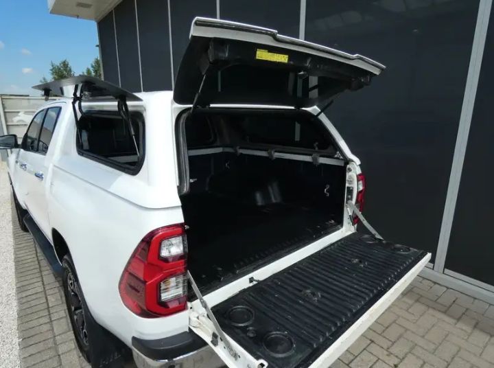 TOYOTA HILUX 2022
