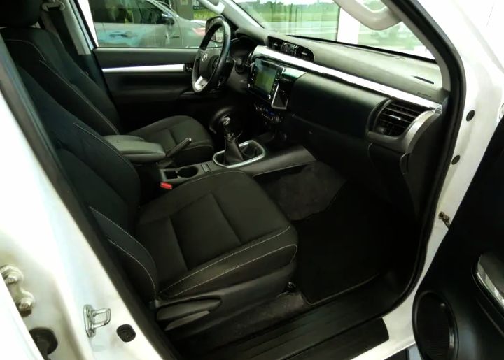 TOYOTA HILUX 2022