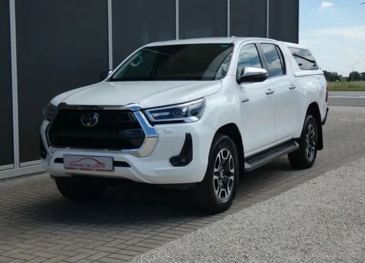 TOYOTA HILUX 2022