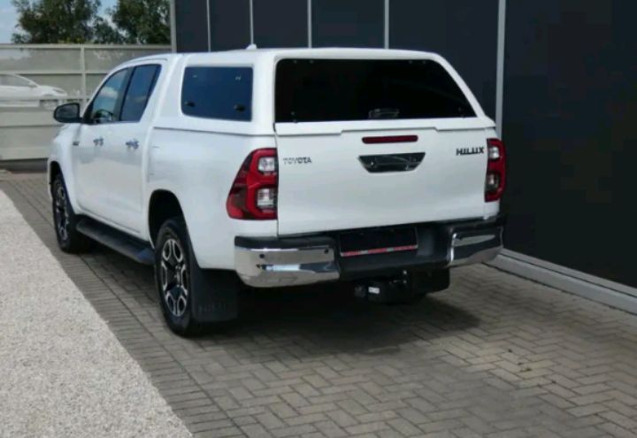 TOYOTA HILUX 2022