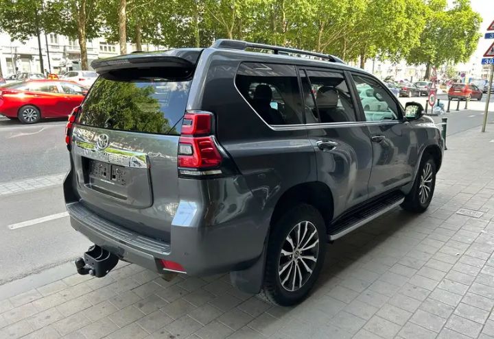 TOYOTA LAND CRUISER 2018