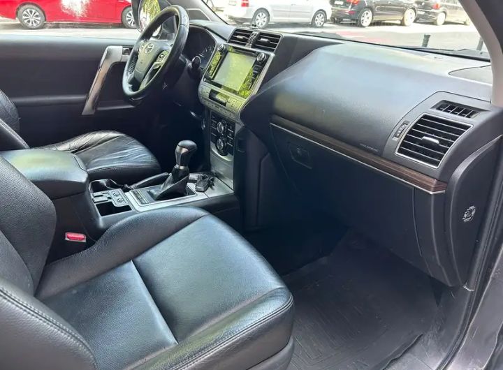 TOYOTA LAND CRUISER 2018