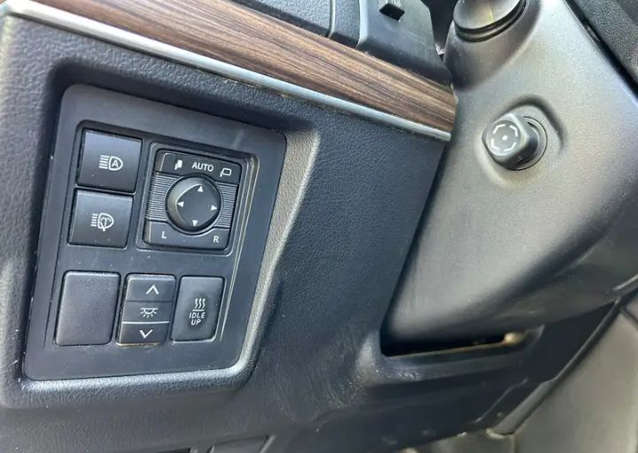 TOYOTA LAND CRUISER 2018