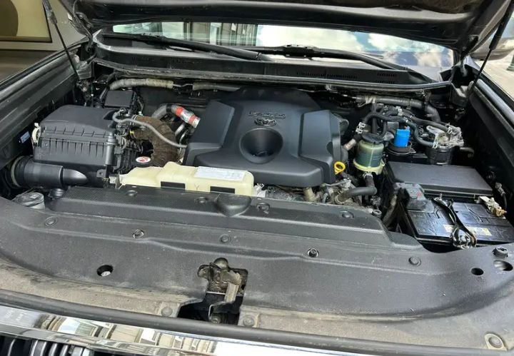 TOYOTA LAND CRUISER 2018