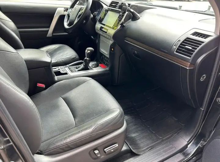 TOYOTA LAND CRUISER 2018