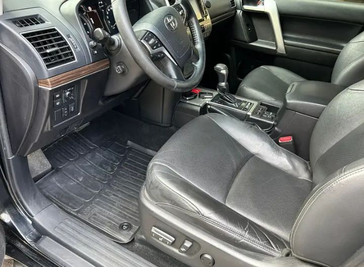 TOYOTA LAND CRUISER 2018