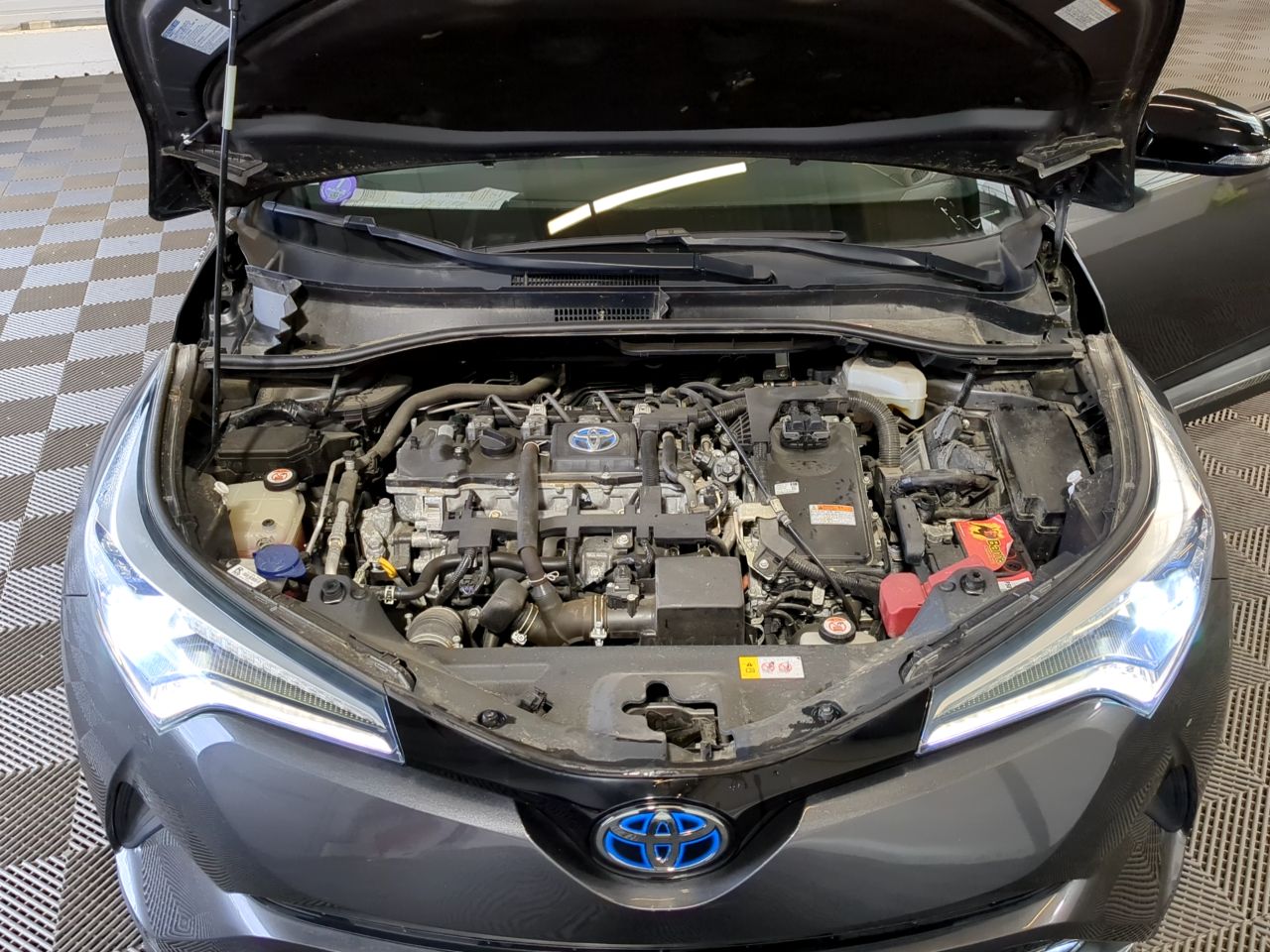 TOYOTA C-HR HYBRID 2019