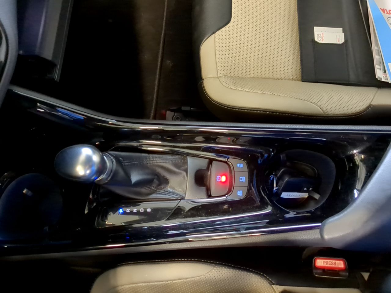 TOYOTA C-HR HYBRID 2019