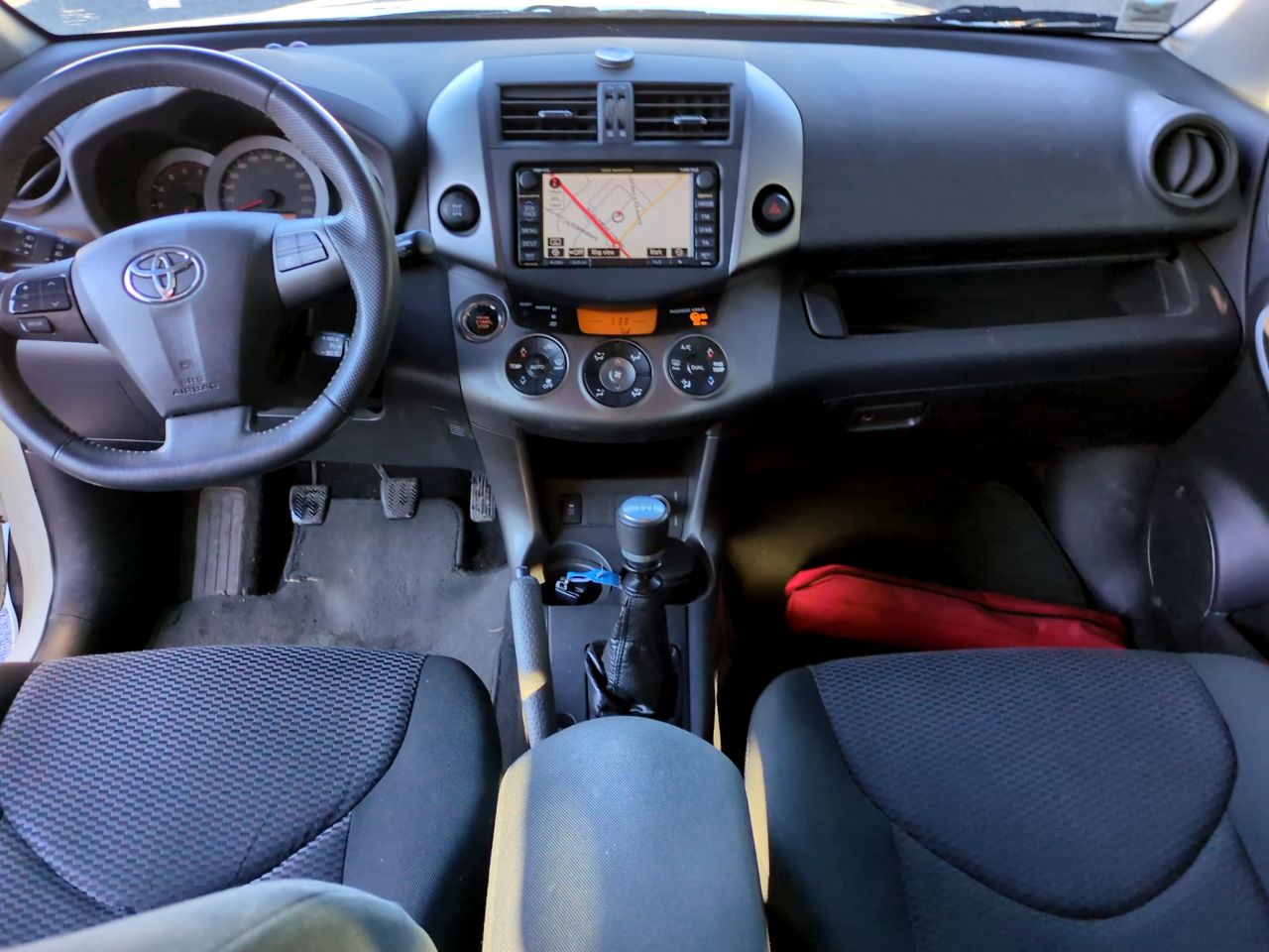 TOYOTA RAV4 2012 D4D