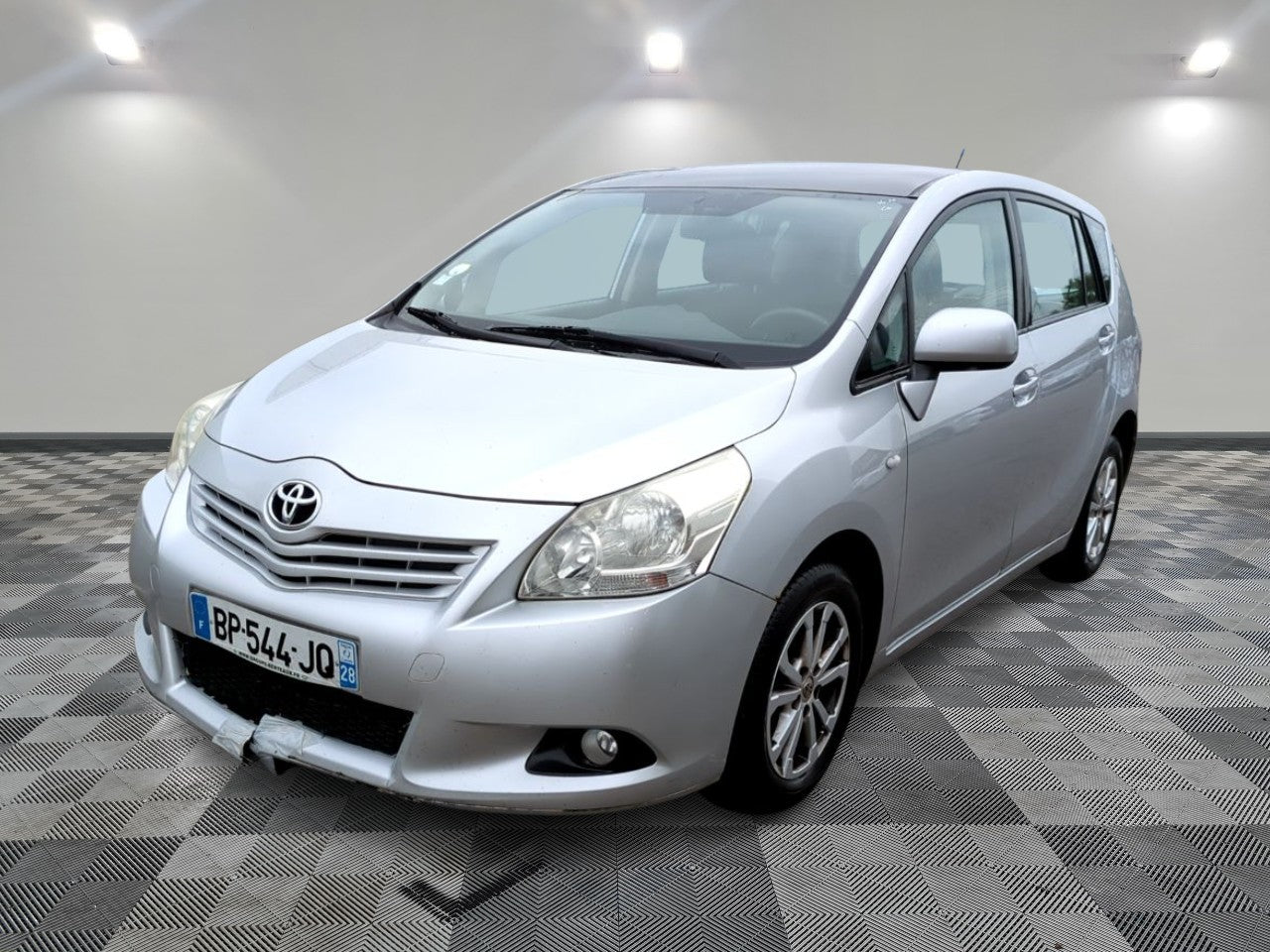 TOYOTA VERSO D4D 2011