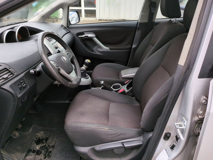 TOYOTA VERSO D4D 2011