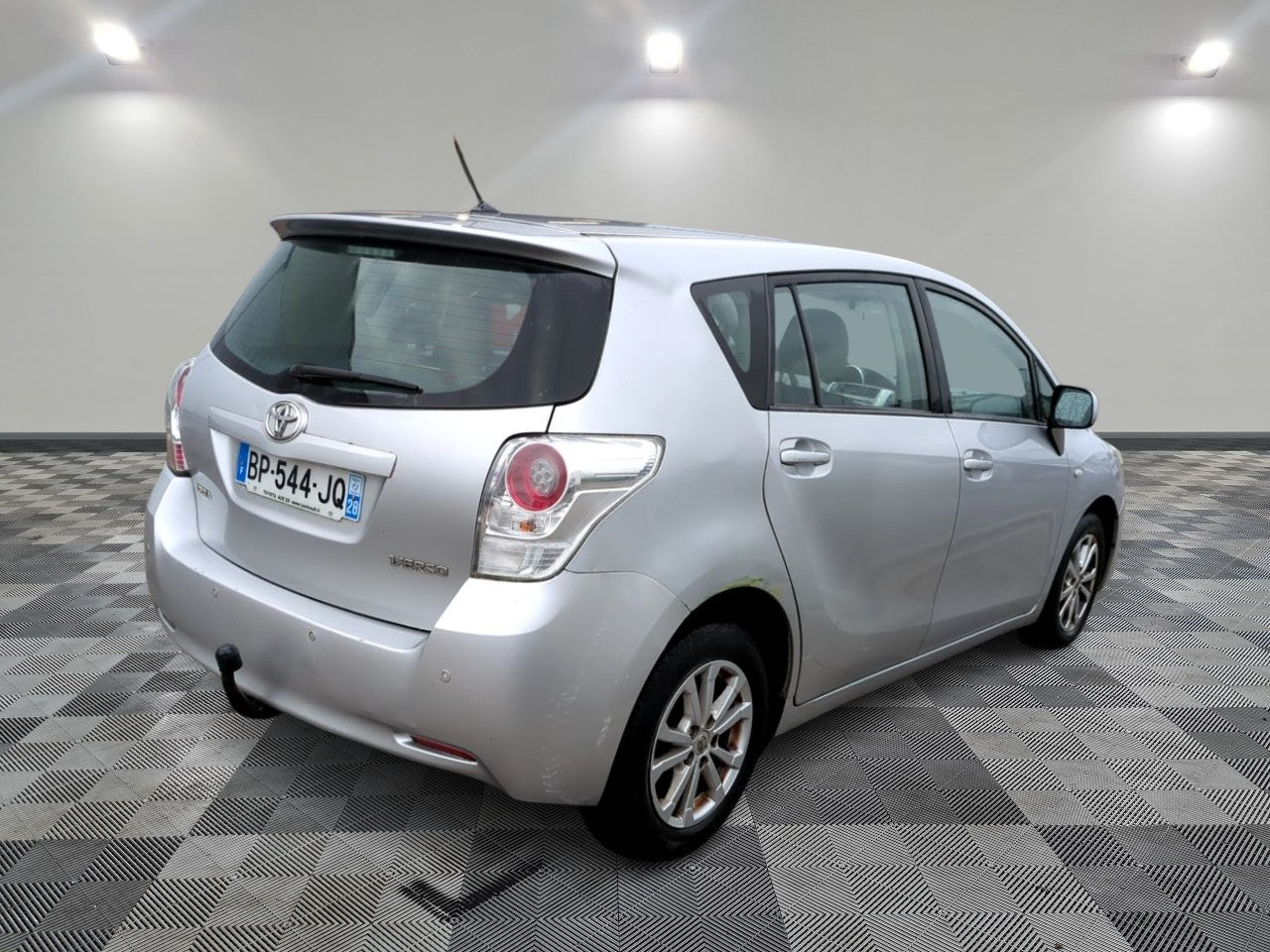 TOYOTA VERSO D4D 2011