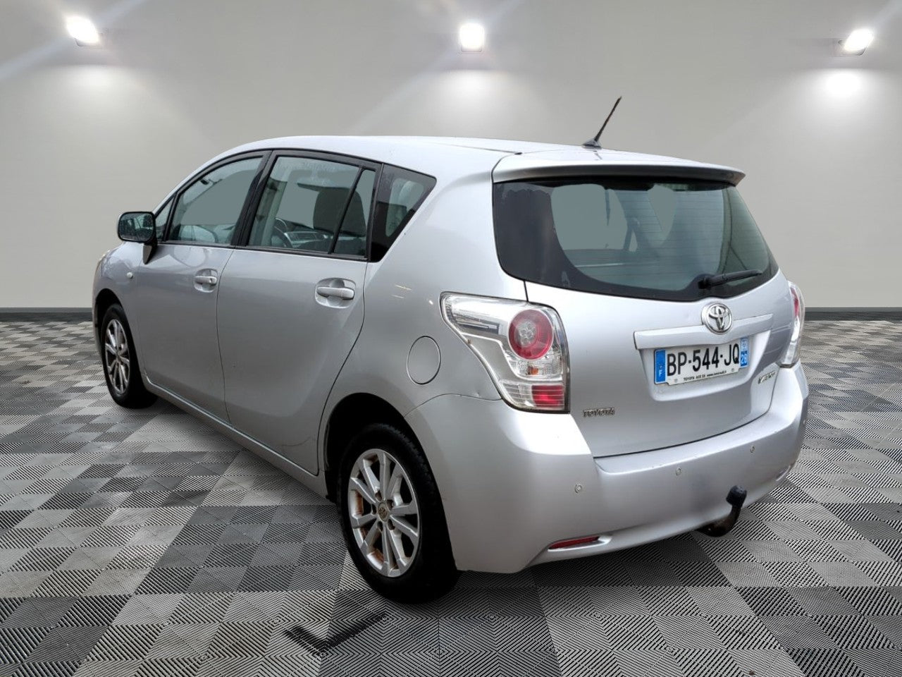 TOYOTA VERSO D4D 2011