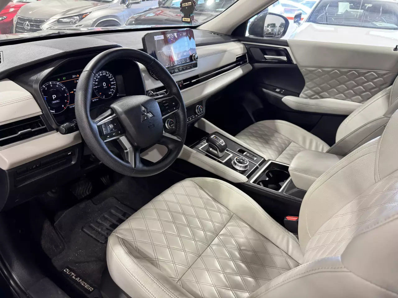 MITSUBISHI OUTLANDER 2023