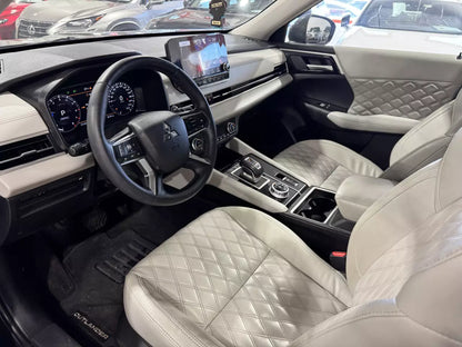 MITSUBISHI OUTLANDER 2023