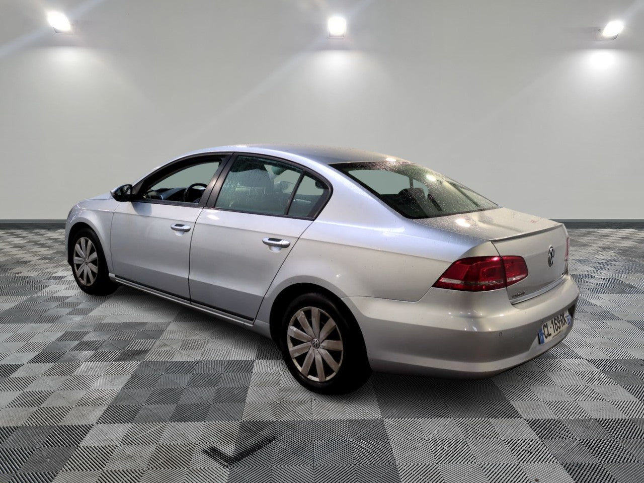 VOLKSWAGEN PASSAT 2012