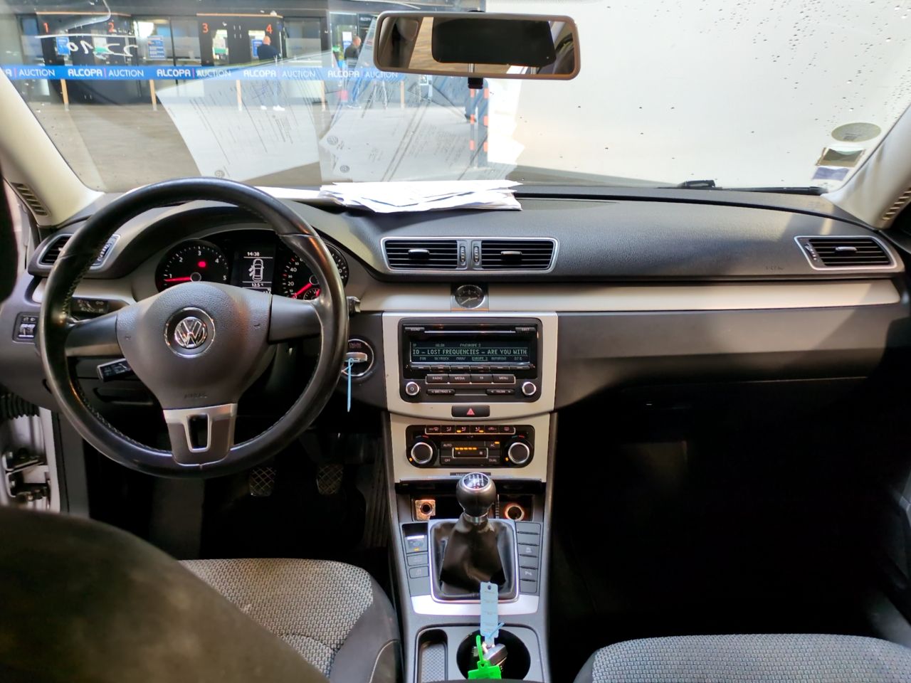 VOLKSWAGEN PASSAT 2012