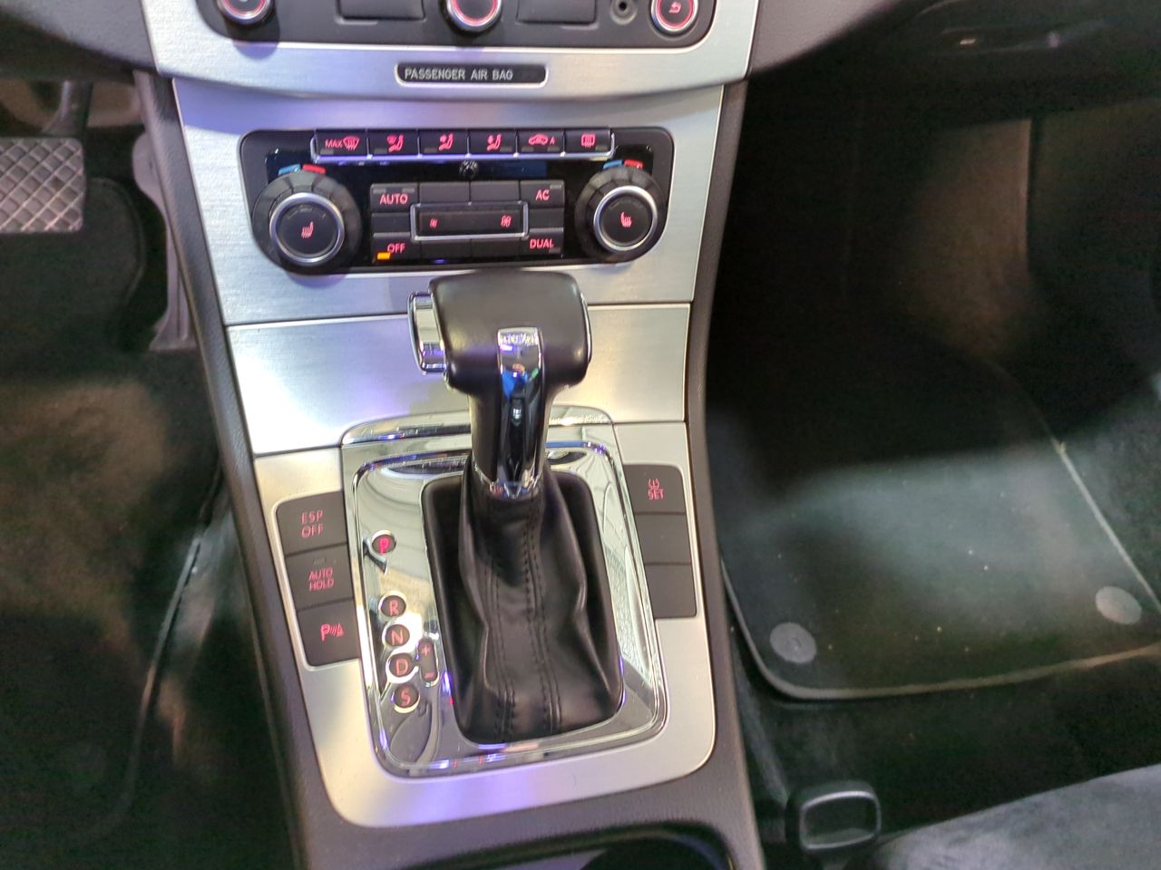 VOLKSWAGEN PASSAT CC 2010