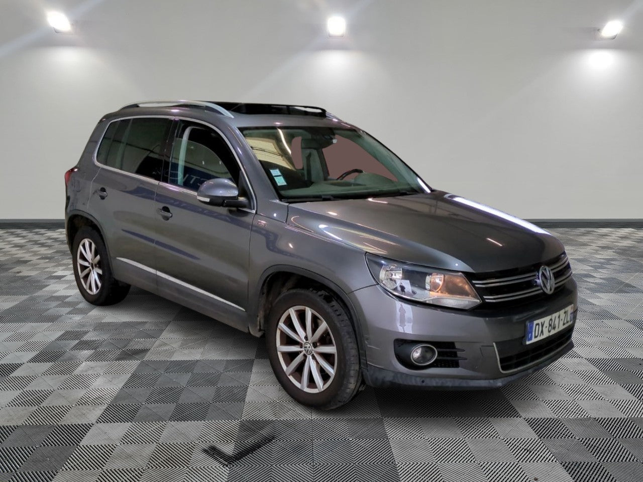 VOLKSWAGEN TIGUAN 2015