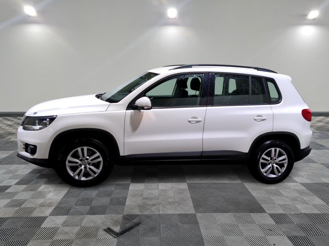 VOLKSWAGEN TIGUAN 2012