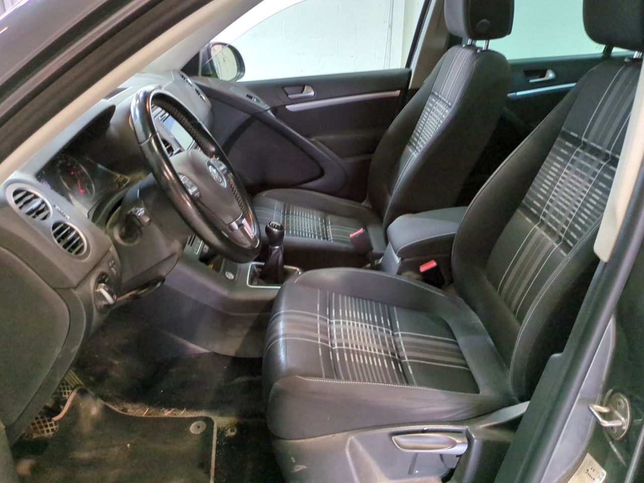 VOLKSWAGEN TIGUAN 2015