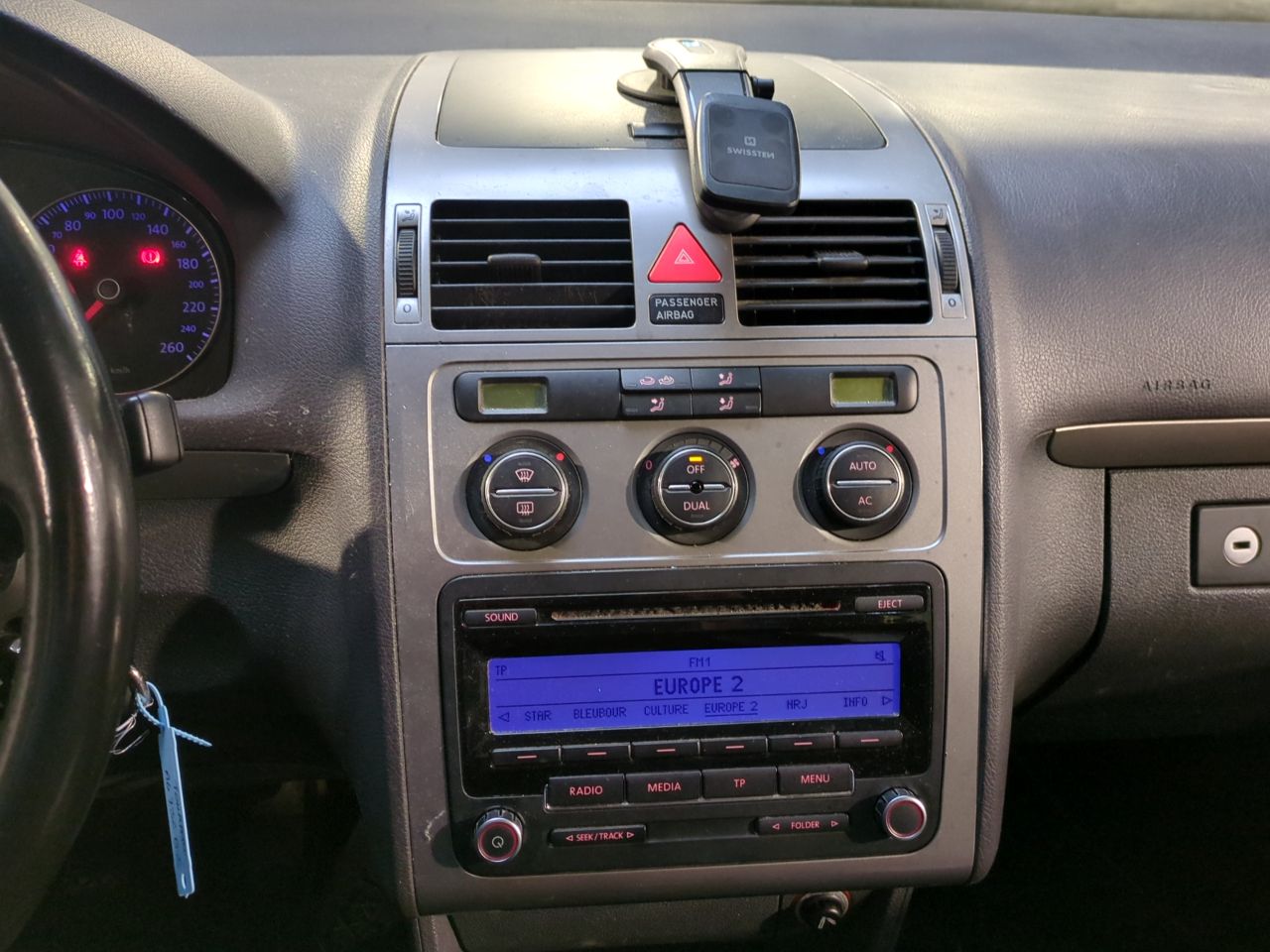 VOLKSWAGEN TOURAN 2009